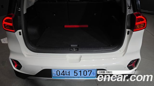 Kia Niro Plus Earth 2023 — фото 20