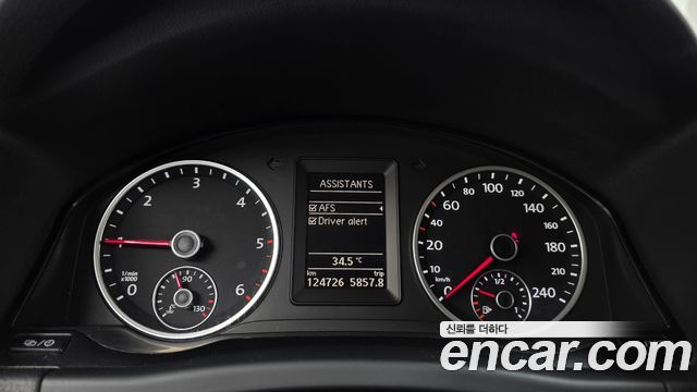 Volkswagen Tiguan 2.0 TDI Comfort 5N 2013 — фото 8