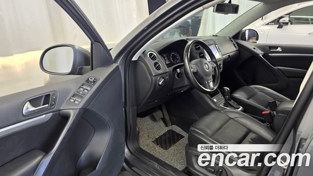 Volkswagen Tiguan 2.0 TDI Comfort 5N 2013 — фото 10
