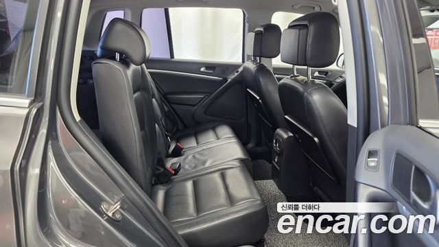 Volkswagen Tiguan 2.0 TDI Comfort 5N 2013 — фото 12