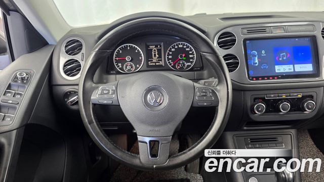 Volkswagen Tiguan 2.0 TDI Comfort 5N 2013 — фото 13