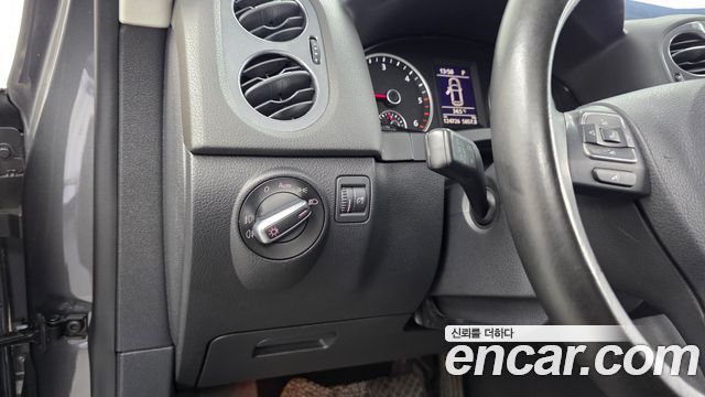 Volkswagen Tiguan 2.0 TDI Comfort 5N 2013 — фото 16