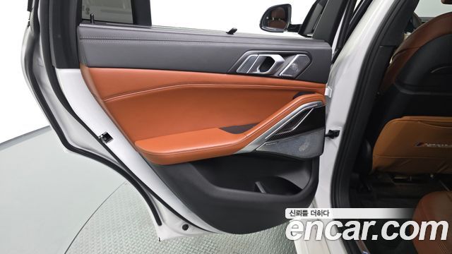 BMW X6 (G06) M50i 2023 — фото 31