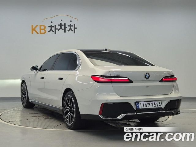 BMW 7 Series (G70) 740i xDrive M Sport 2024 — фото 2