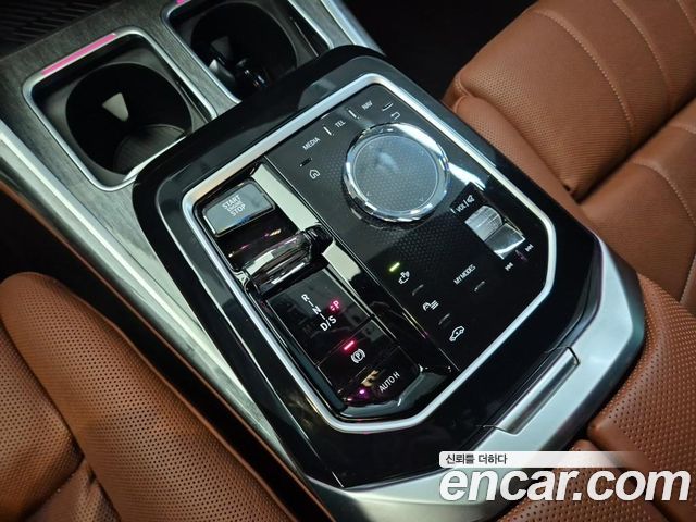 BMW 7 Series (G70) 740i xDrive M Sport 2024 — фото 8