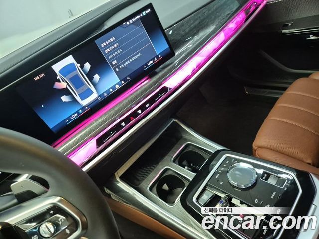BMW 7 Series (G70) 740i xDrive M Sport 2024 — фото 10