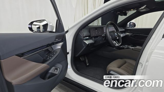 BMW 5 Series (G60) 520i M Sport 2025 — фото 10