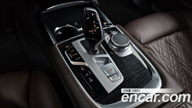 BMW 7 Series (G11) 740Li xDrive M Sport Package 2022 — фото 9