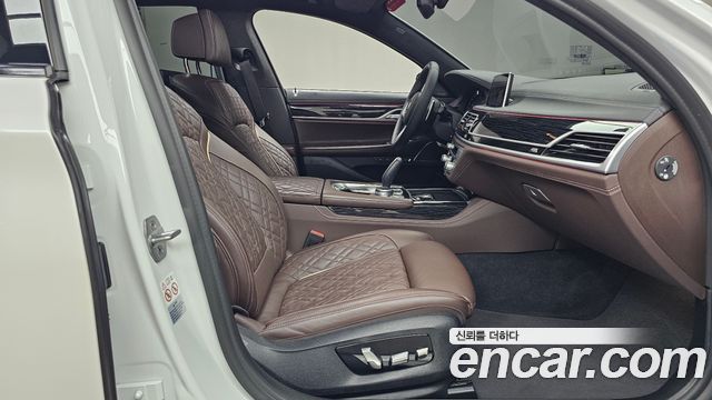 BMW 7 Series (G11) 740Li xDrive M Sport Package 2022 — фото 11