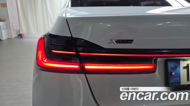 BMW 7 Series (G11) 740Li xDrive M Sport Package 2022 — фото 23