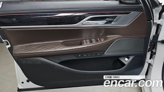 BMW 7 Series (G11) 740Li xDrive M Sport Package 2022 — фото 24