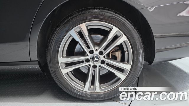 Mercedes-Benz E-Class (W213) E350 4MATIC Avantgarde 2021 — фото 27