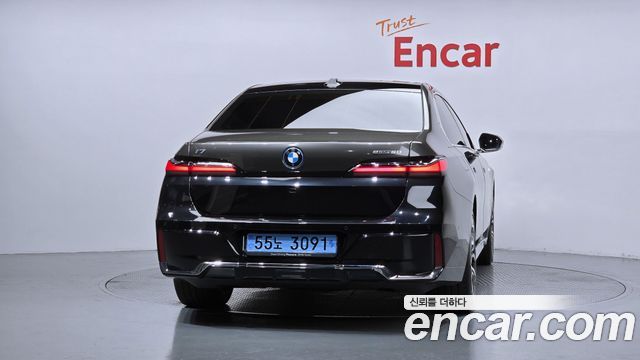 BMW i7 (G70) eDrive 50 M Sport 2024 — фото 4