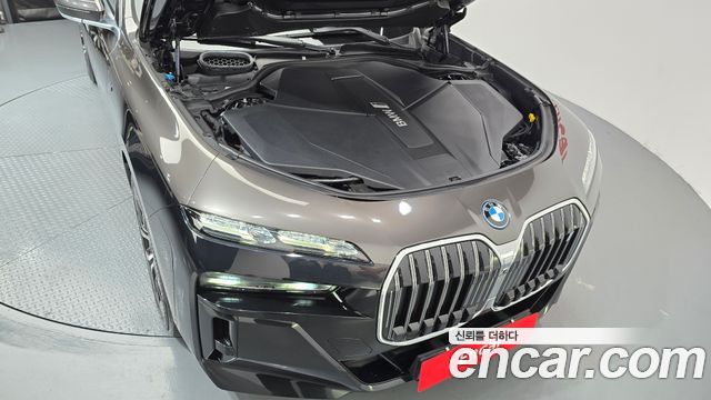 BMW i7 (G70) eDrive 50 M Sport 2024 — фото 6
