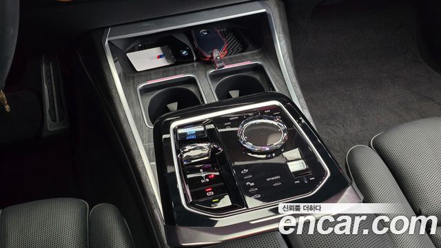 BMW i7 (G70) eDrive 50 M Sport 2024 — фото 9