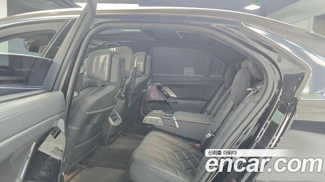 BMW i7 (G70) eDrive 50 M Sport 2024 — фото 12