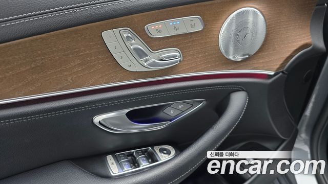 Mercedes-Benz E-Class (W213) E300 4MATIC Exclusive 2020 — фото 15