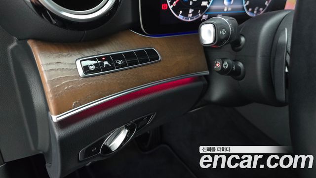 Mercedes-Benz E-Class (W213) E300 4MATIC Exclusive 2020 — фото 17