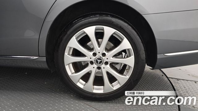 Mercedes-Benz E-Class (W213) E300 4MATIC Exclusive 2020 — фото 21