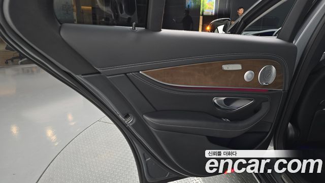 Mercedes-Benz E-Class (W213) E300 4MATIC Exclusive 2020 — фото 25