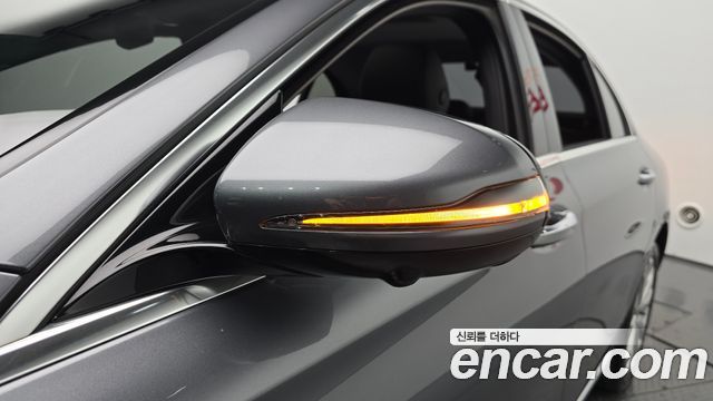 Mercedes-Benz E-Class (W213) E300 4MATIC Exclusive 2020 — фото 30