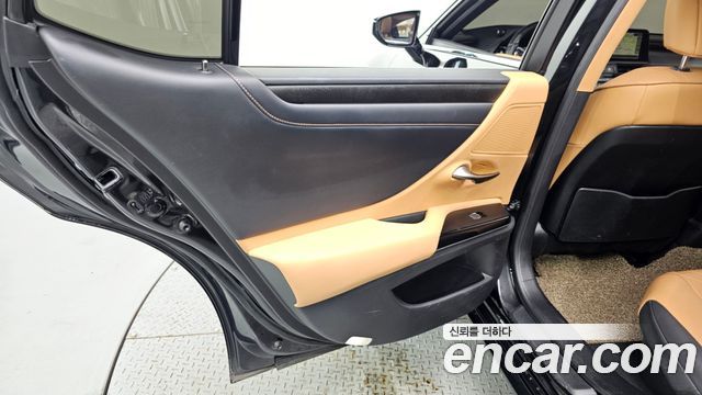 Lexus ES300h (VII) Luxury Plus 2023 — фото 25