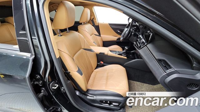 Lexus ES300h (VII) Luxury Plus 2023 — фото 26