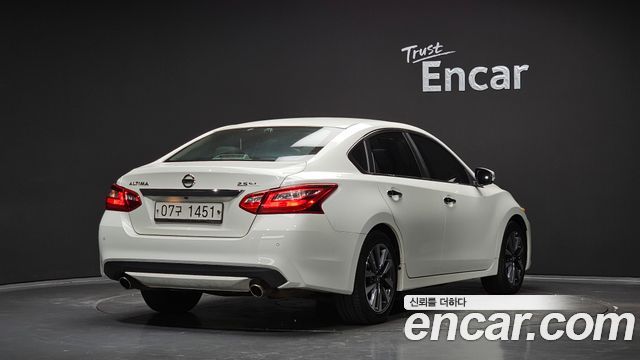 Nissan Altima 2.5 Tech L33 2017 — фото 2