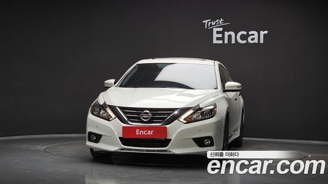 Nissan Altima 2.5 Tech L33 2017 — фото 3