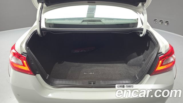 Nissan Altima 2.5 Tech L33 2017 — фото 20