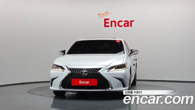 Lexus ES300h (VII) Luxury Plus 2023 — фото 3