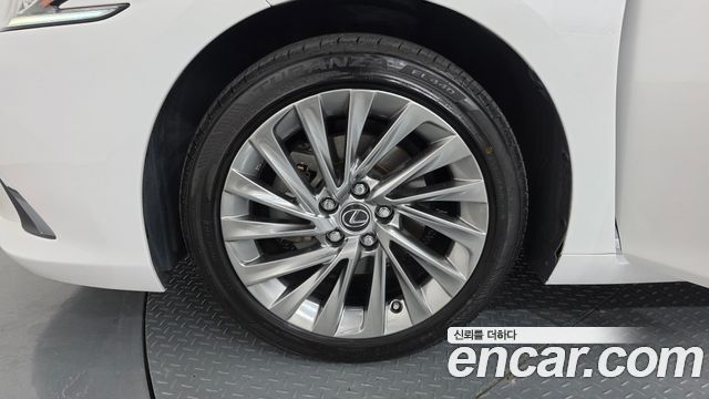 Lexus ES300h (VII) Luxury Plus 2023 — фото 5