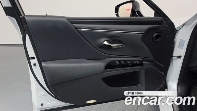 Lexus ES300h (VII) Luxury Plus 2023 — фото 24