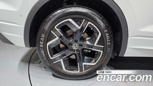 Volkswagen Touareg (III) 3.0 TDI Prestige 2025 — фото 5