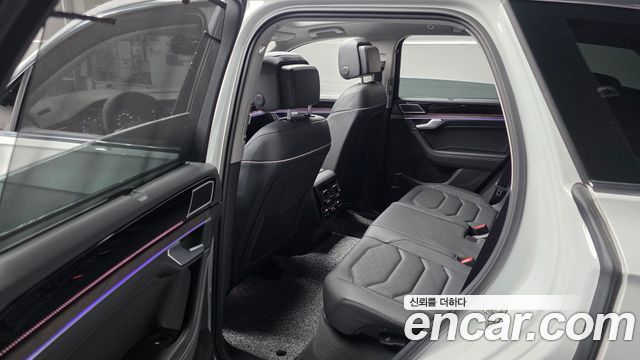Volkswagen Touareg (III) 3.0 TDI Prestige 2025 — фото 11
