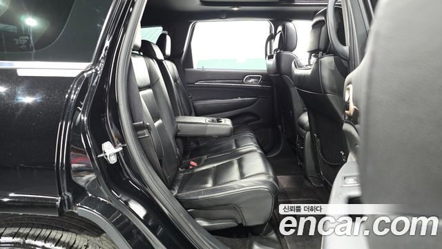 Jeep Grand Cherokee 3.0 Diesel Overland WK2 2017 — фото 12