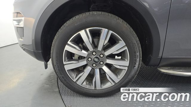 Land Rover Discovery Sport 2.0 TD4 HSE Luxury 2018 — фото 5