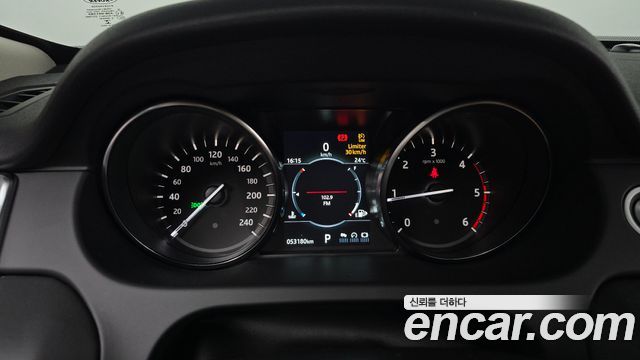 Land Rover Discovery Sport 2.0 TD4 HSE Luxury 2018 — фото 8