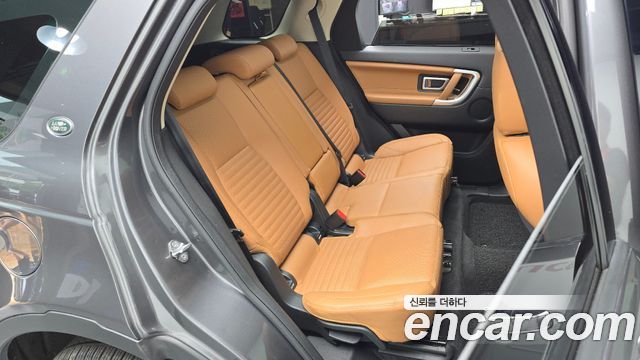 Land Rover Discovery Sport 2.0 TD4 HSE Luxury 2018 — фото 11