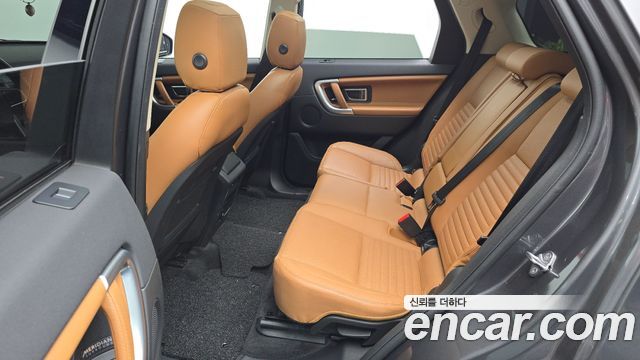 Land Rover Discovery Sport 2.0 TD4 HSE Luxury 2018 — фото 12