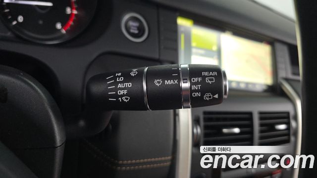 Land Rover Discovery Sport 2.0 TD4 HSE Luxury 2018 — фото 17