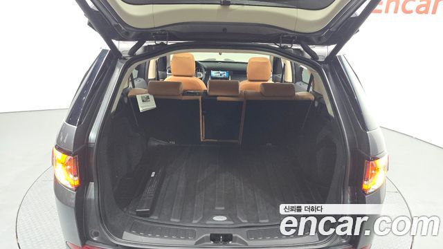 Land Rover Discovery Sport 2.0 TD4 HSE Luxury 2018 — фото 20