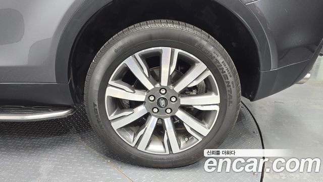 Land Rover Discovery Sport 2.0 TD4 HSE Luxury 2018 — фото 21