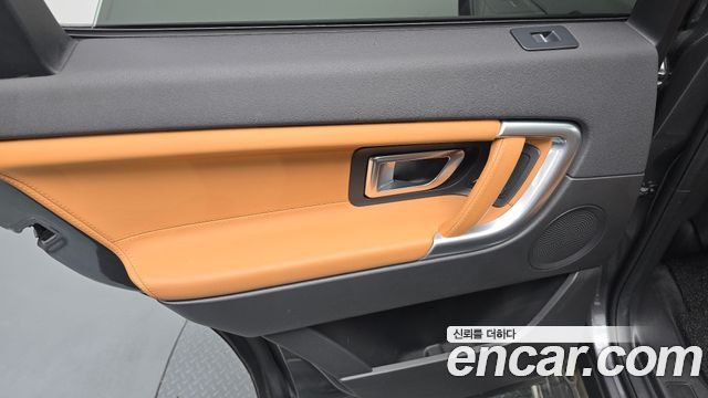 Land Rover Discovery Sport 2.0 TD4 HSE Luxury 2018 — фото 25