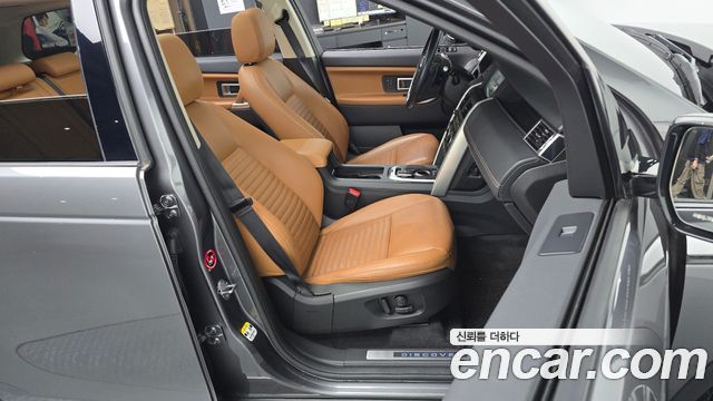 Land Rover Discovery Sport 2.0 TD4 HSE Luxury 2018 — фото 26