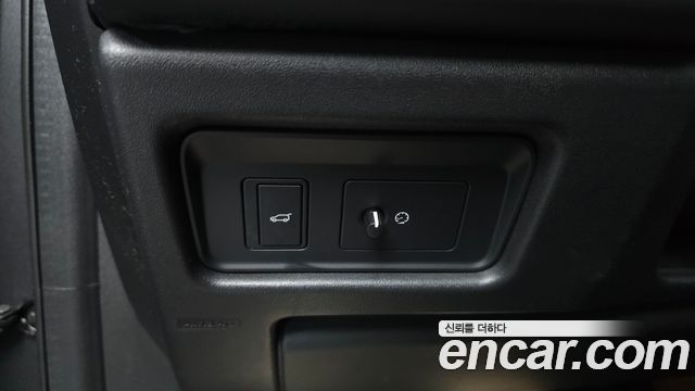 Land Rover Discovery Sport 2.0 TD4 HSE Luxury 2018 — фото 28