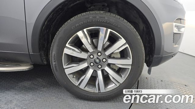 Land Rover Discovery Sport 2.0 TD4 HSE Luxury 2018 — фото 30