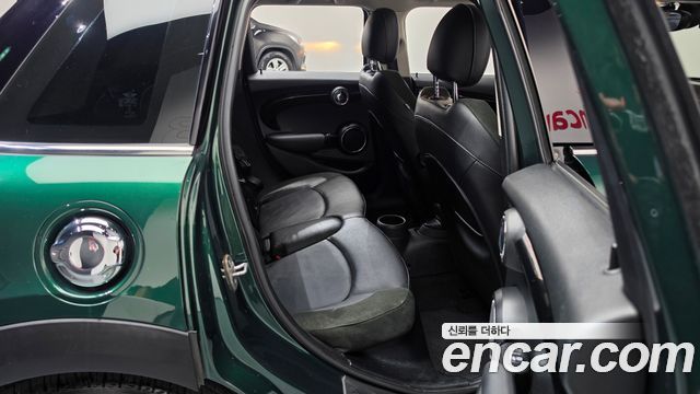 MINI Cooper S 5Door Standard 3rd 2015 — фото 12