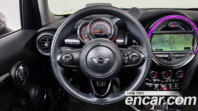MINI Cooper S 5Door Standard 3rd 2015 — фото 13