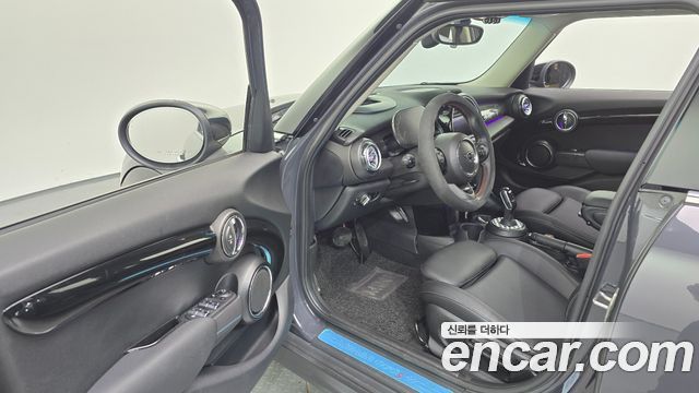 MINI Cooper S 5Door HIGH 3rd 2021 — фото 10